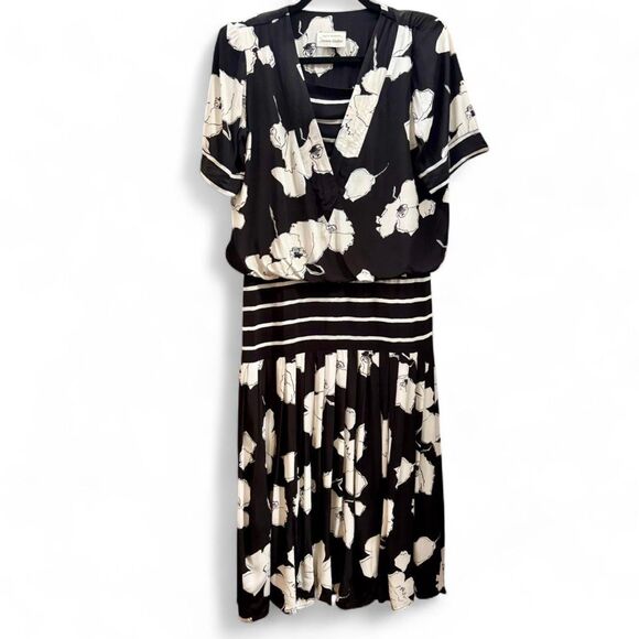 karin stevens Dresses & Skirts - VTG Karin Stevens 100% Rayon Black and White Floral Midi Dress size 8